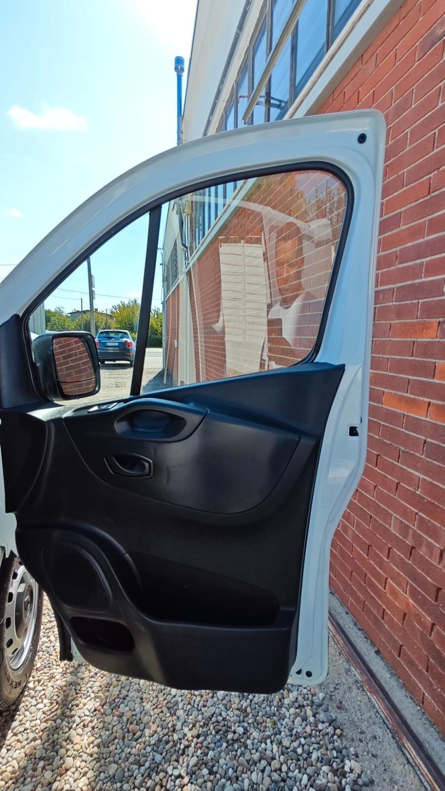 Renault Trafic T27 2.0 dCi 120CV PC-TN Furgone Ice
