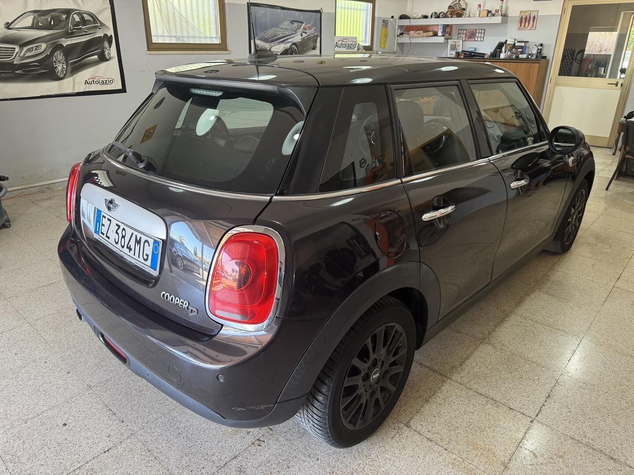 Mini Cooper D Businiss XL 1.5 dci 5 porte Navi.