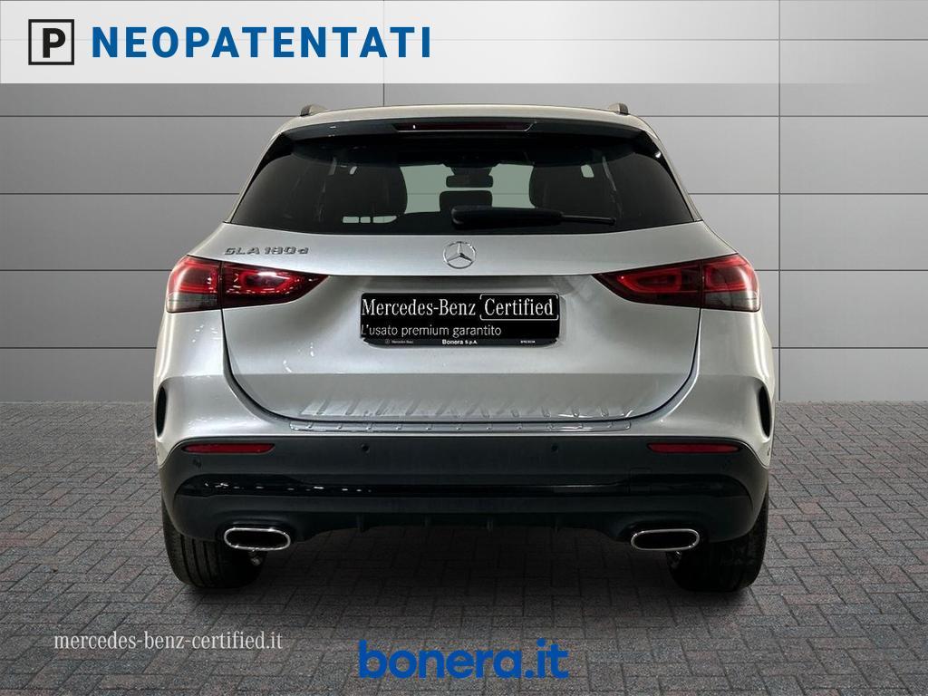 Mercedes GLA 180 180 D Premium 8G-DCT