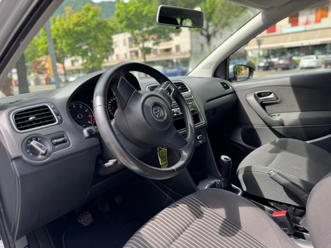 Volkswagen Polo 1.4 5 porte - CON SENSORI PER IL PARCHEGGIO - OK NEOPATENTATI