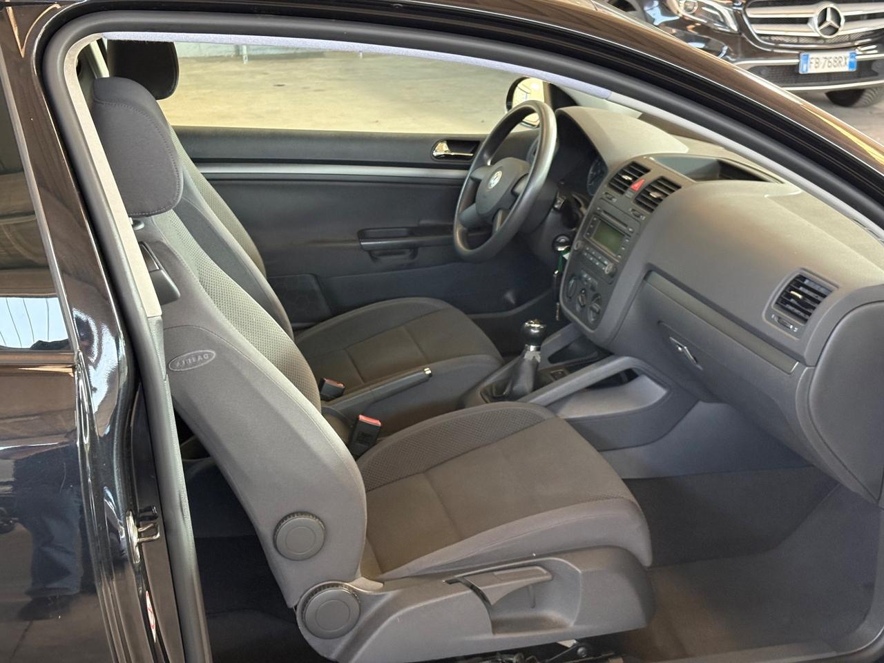 Volkswagen Golf 1.6 16V FSI 5p. Sportline