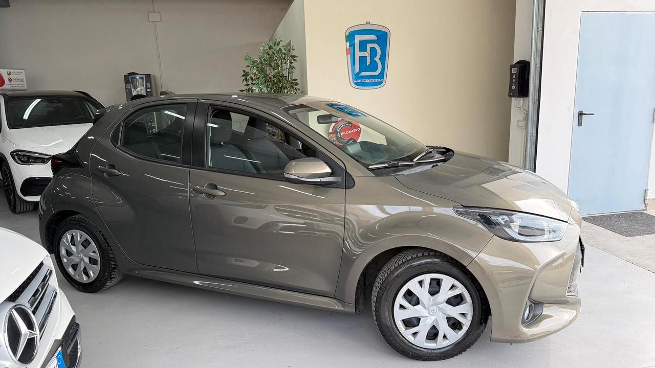 Toyota Yaris 1.5 Hybrid 5 porte Business