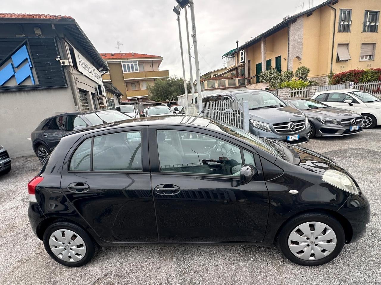 Toyota Yaris 1.4 D-4D 5 porte Sol SOLI 60.000 KM REALI PARI AL NUOVO!!!