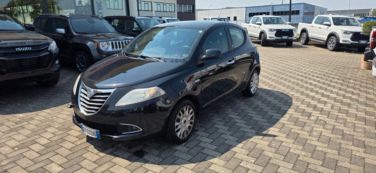 LANCIA YPSILON 1,2 69cv SINISTRATA
