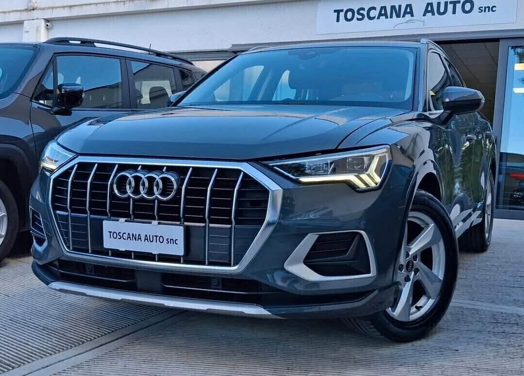 Audi Q3 150cv S tronic fari full led