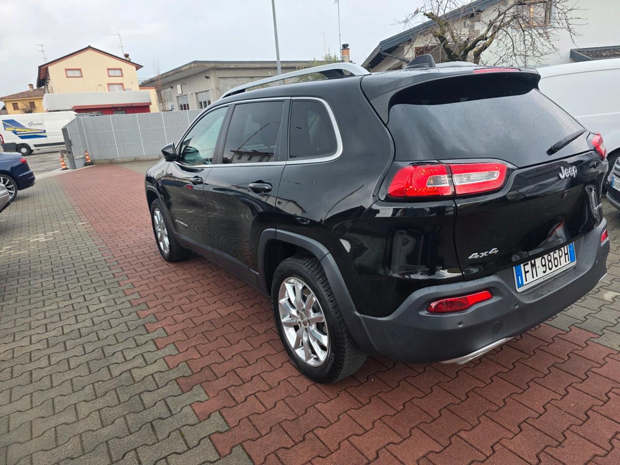 Jeep Cherokee 2.2D 200cv strafull 4WD automatic