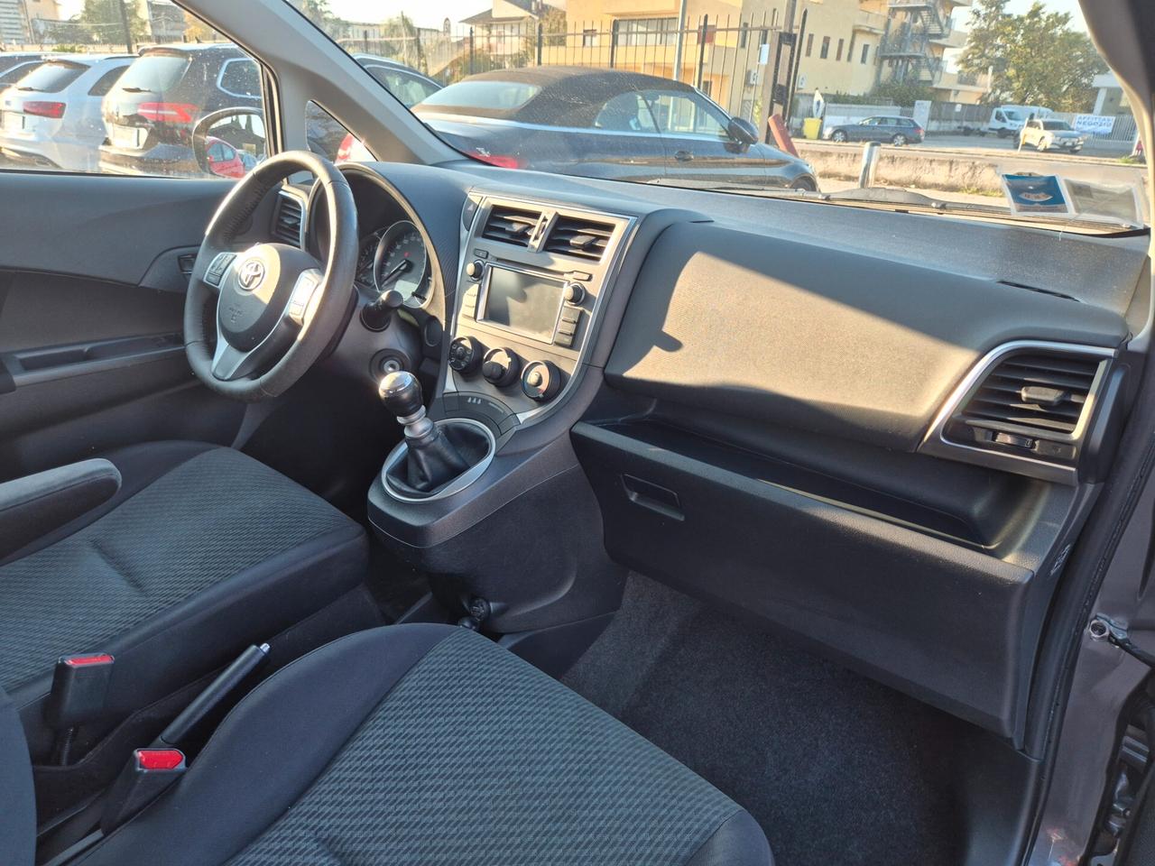 Toyota Verso-S 1.3 MT