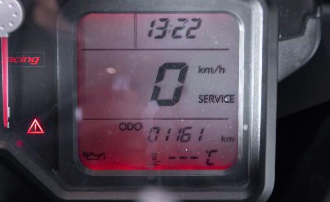 Aprilia Rsv 1000 r Solo 1.100 km