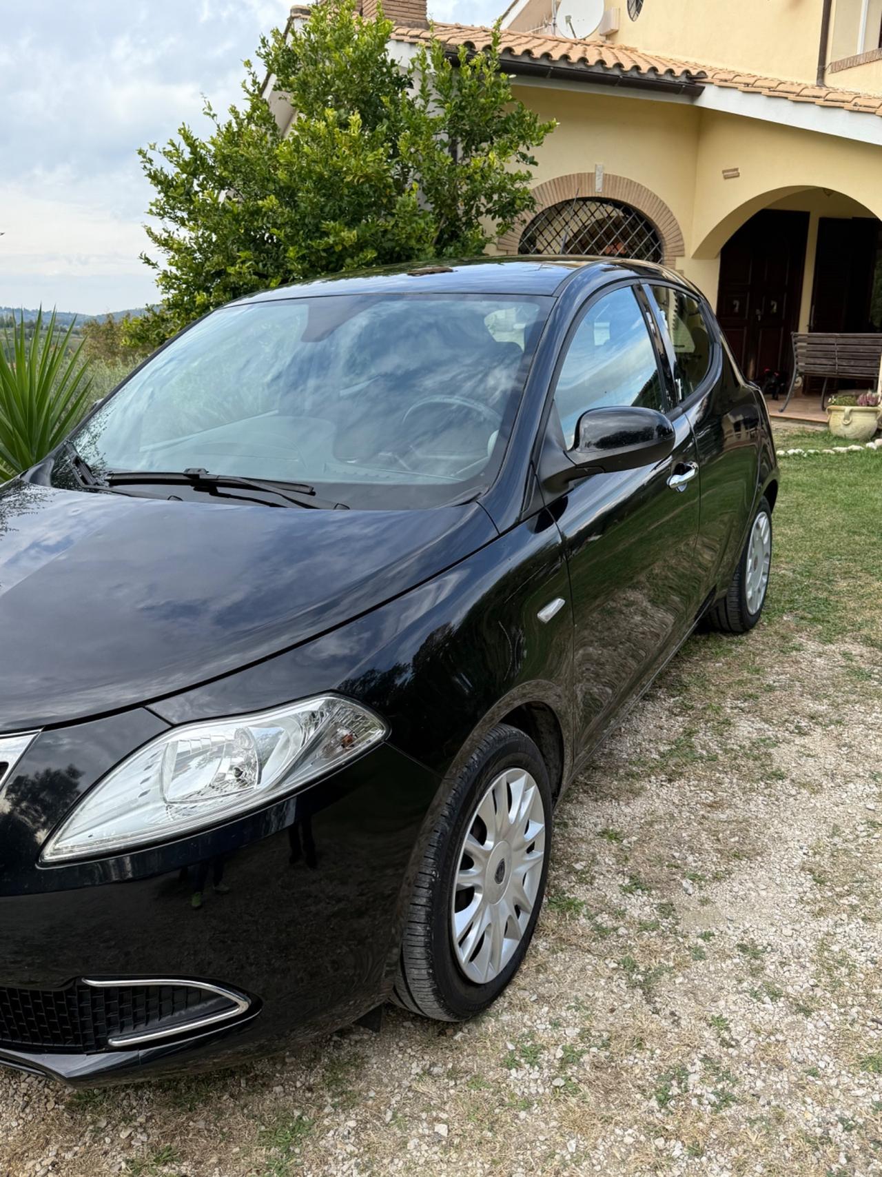 Lancia Ypsilon 1.2 69 CV 5 porte GPL Ecochic Platinum