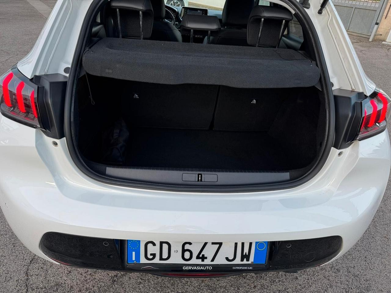 Peugeot 208 BlueHDi 100 Allure Navi Pack