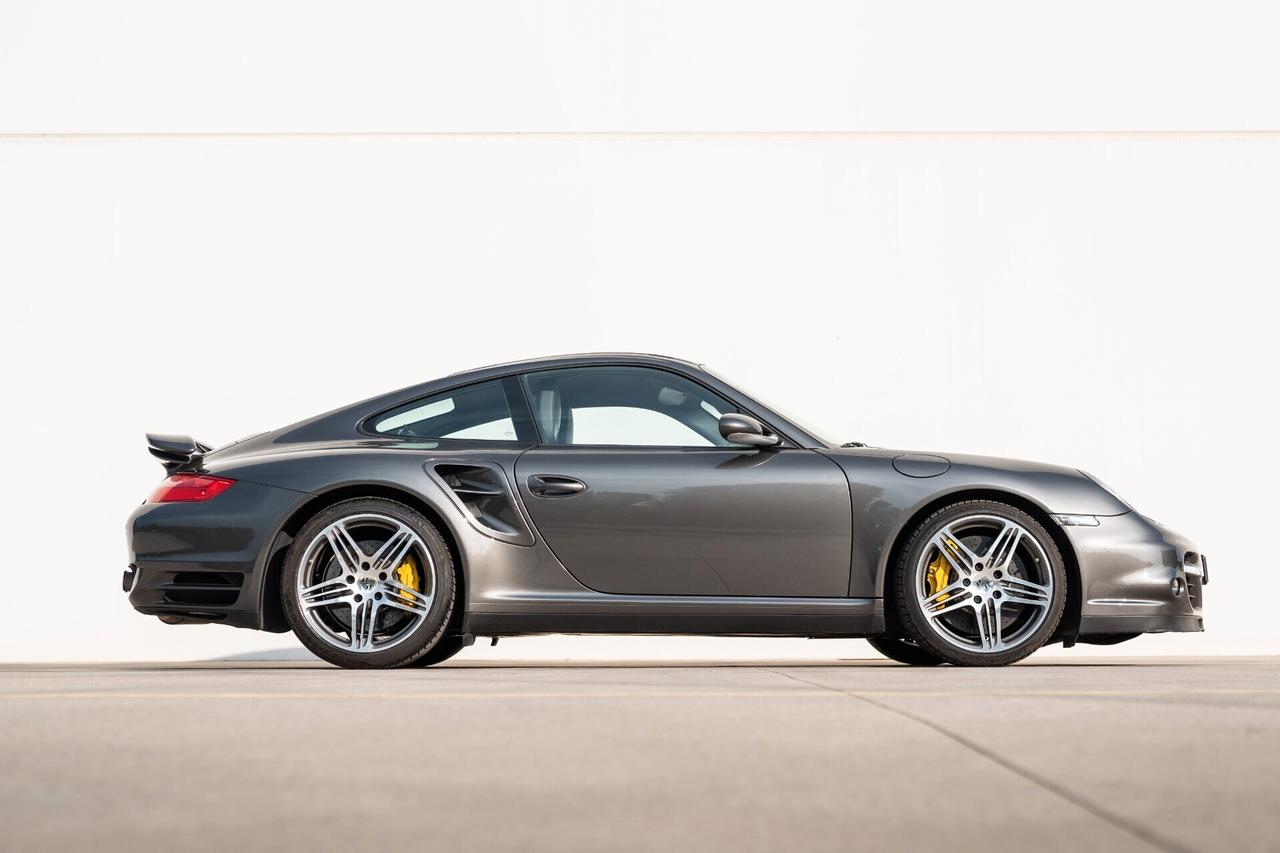 Porsche 911 TURBO