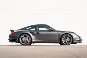 Porsche 911 Turbo Coupé MANUALE