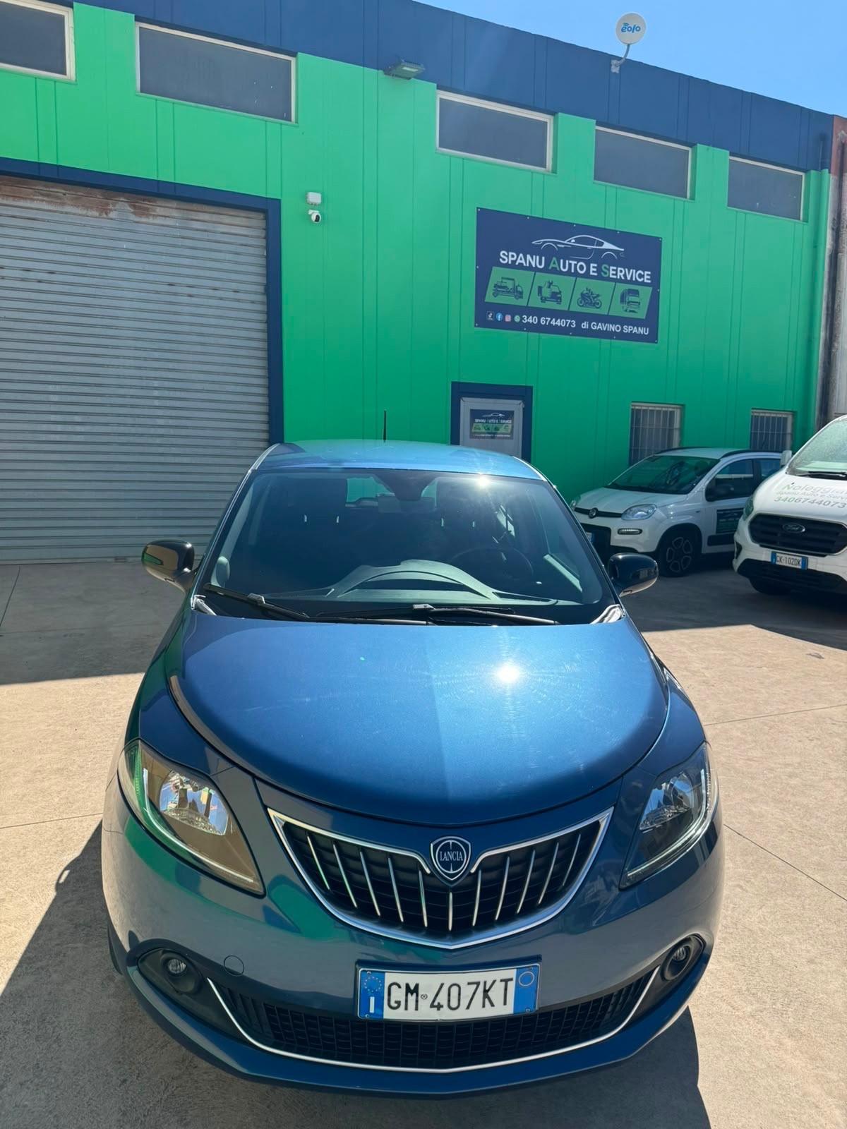 Lancia Ypsilon 1.0 FireFly 5 porte S&S Hybrid Ecochic Silver