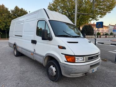 Iveco Daily ( PASSO LUNGO )