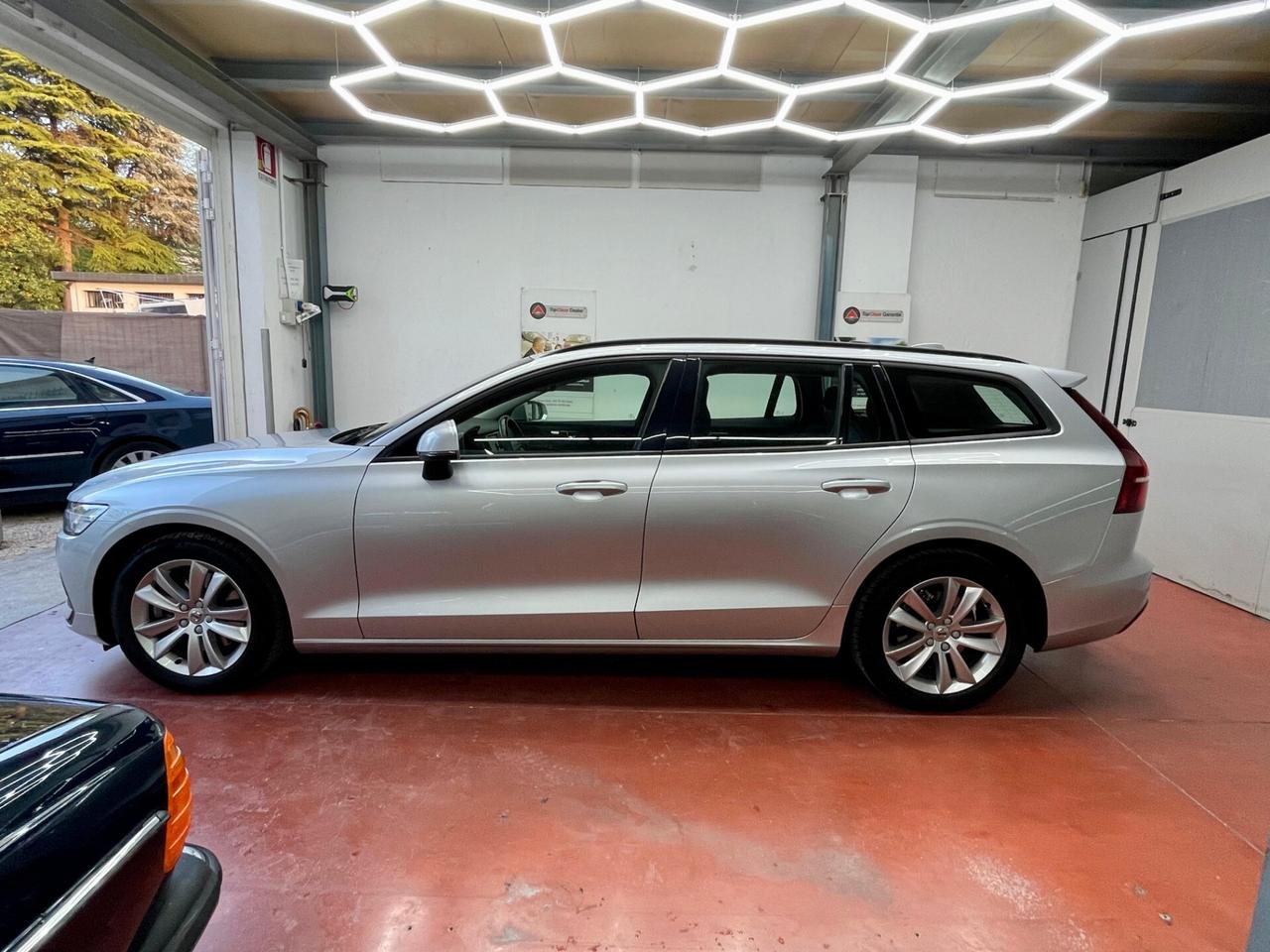 Volvo V60 B4 2.0d IVA ESPOSTA TAGLIANDI UFFICIALI VOLVO