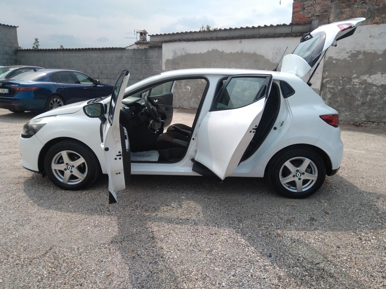 Renault Clio 1.2 75CV 5 porte Wave x neopatentati