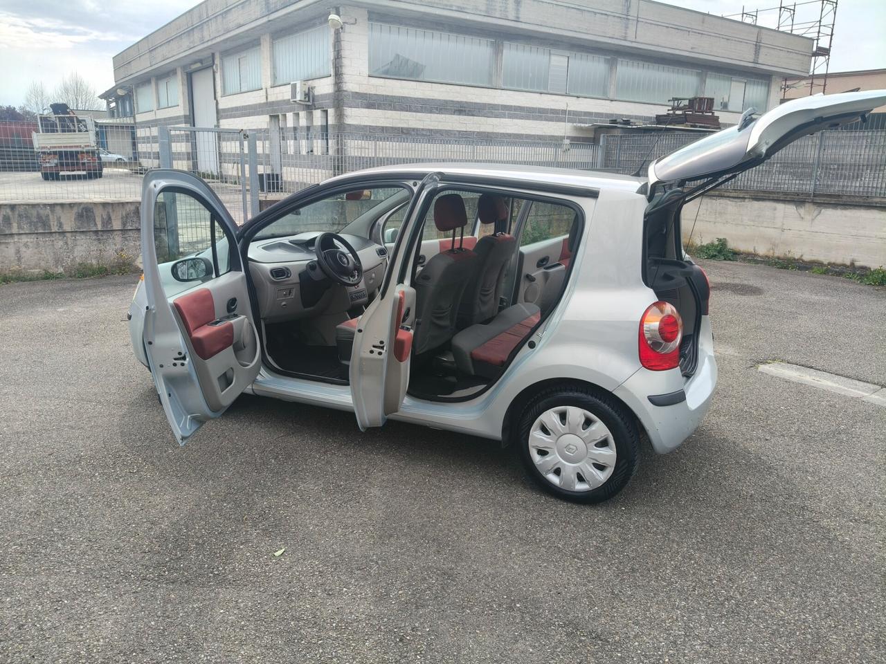 Renault Modus 1.2 benzina PER NEOPATENTATI