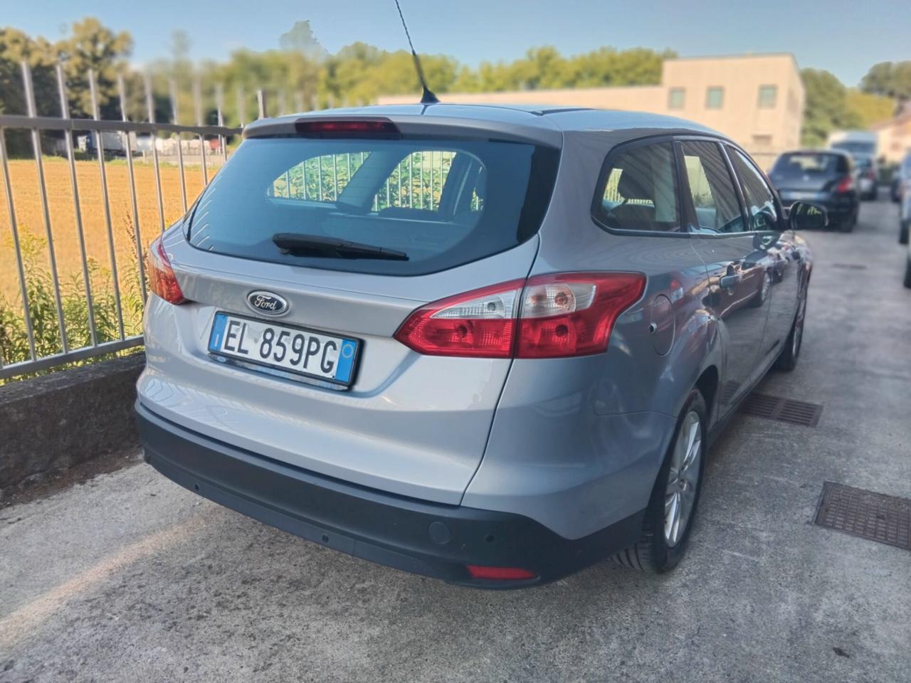 Ford Focus 1.6 benzina