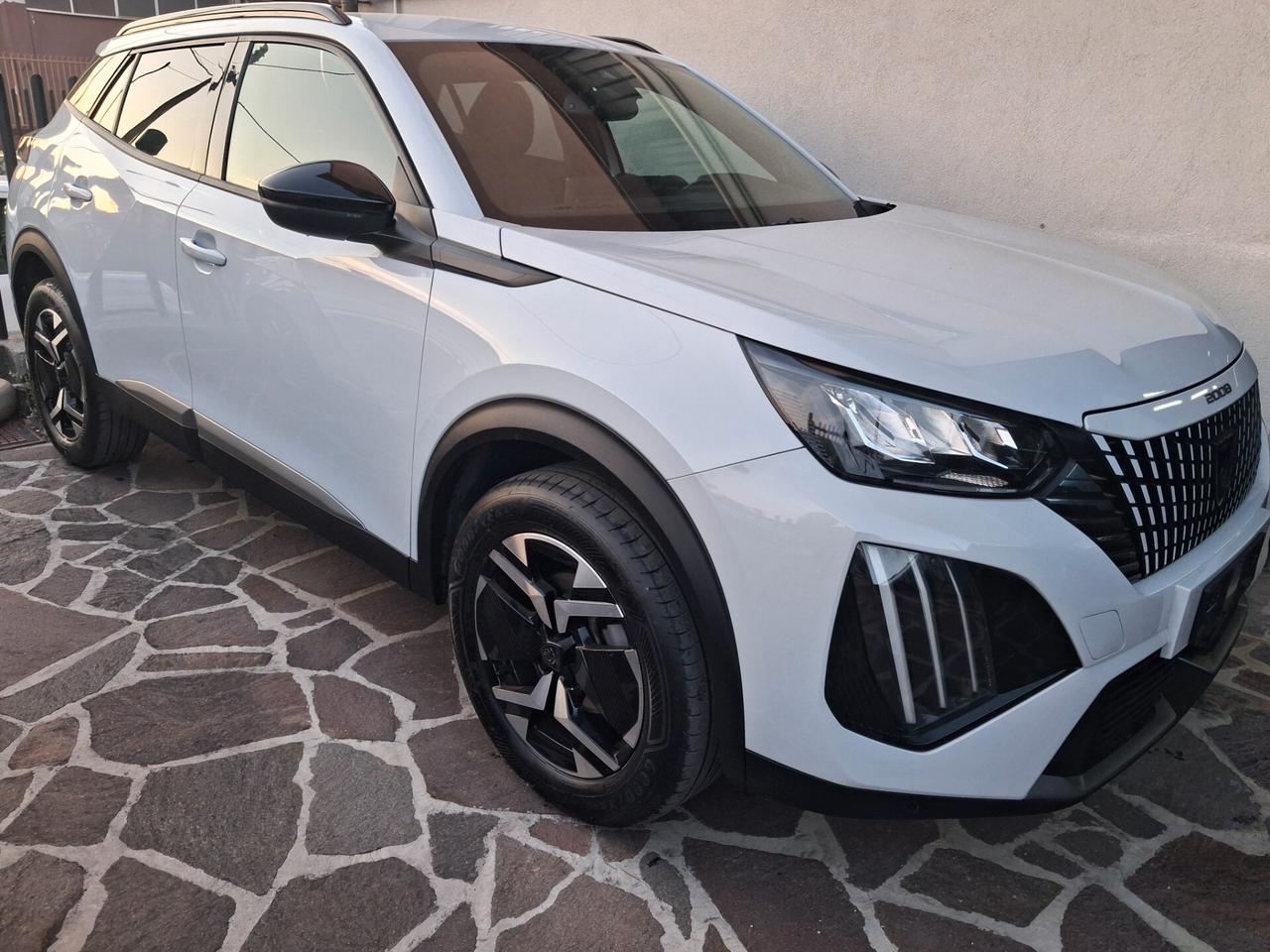Peugeot 2008 PureTech 130 S&S EAT8 Allure