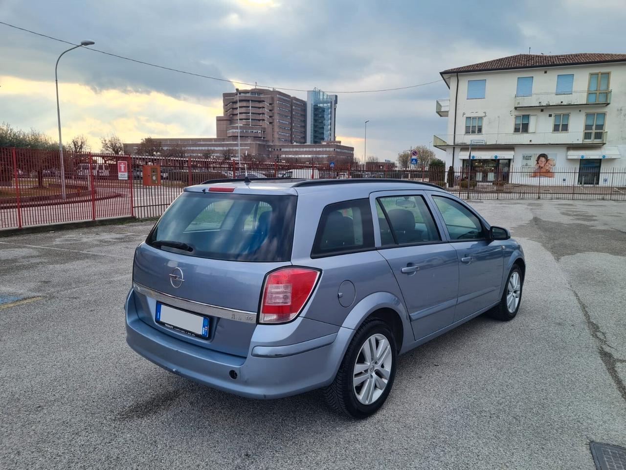 Opel Astra 1.6i GPL Cosmo LEGGI BENE