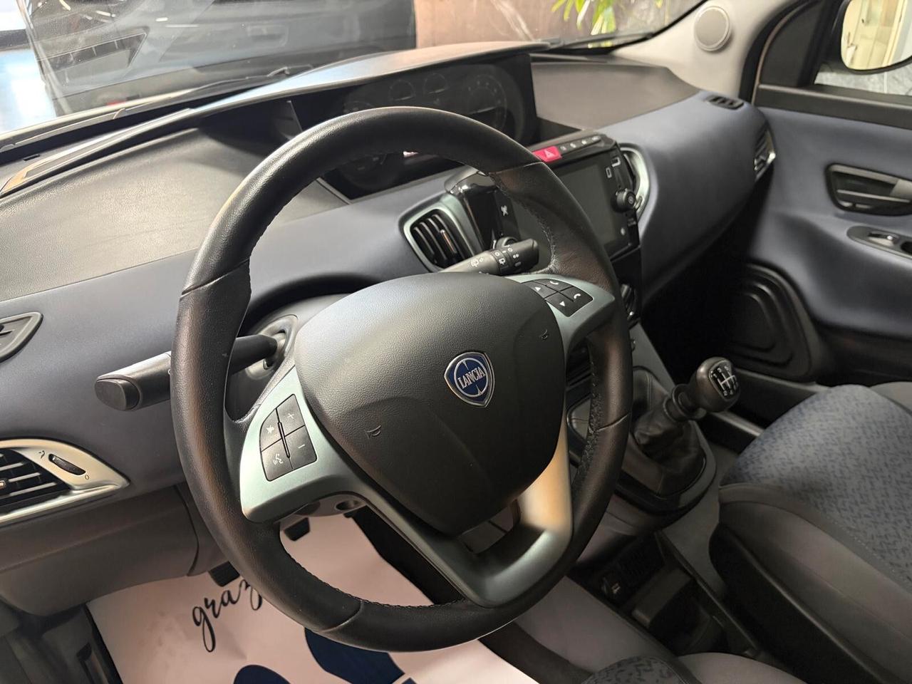 Lancia Ypsilon 1.0 FireFly 5 porte S&S Hybrid Gold