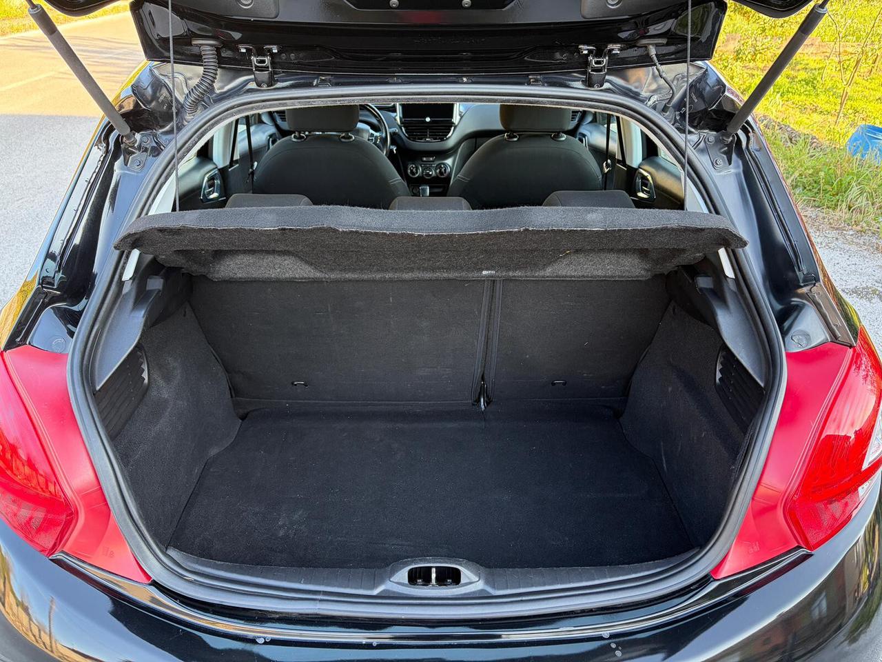 Peugeot 208 1.4 HDi 68CV 5 porte Allure