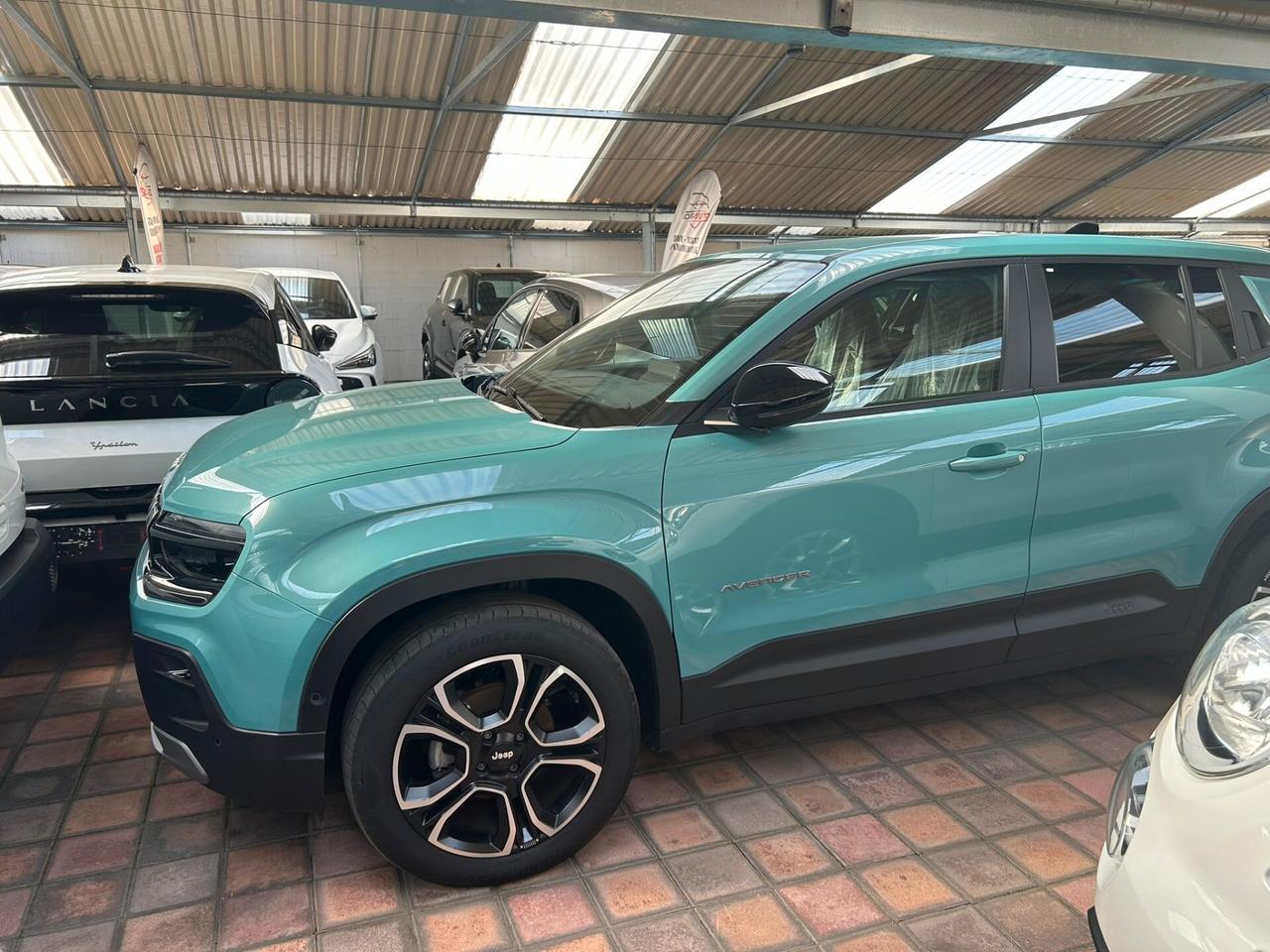 Jeep Avenger 1.2 Turbo 100 CV Summit