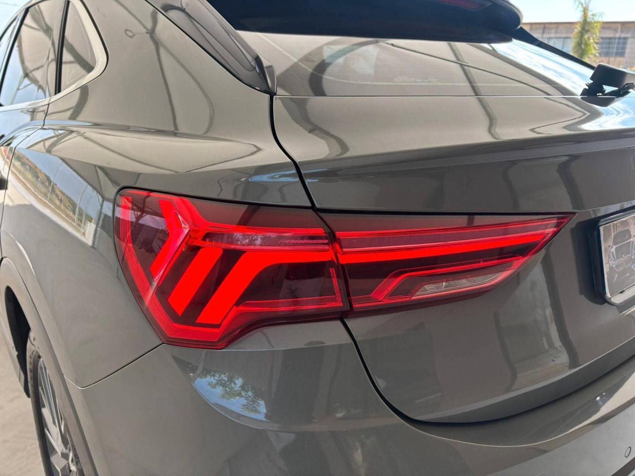 Audi Q3 2.0 Tdi SportBack 150 CV Sport !'!'!