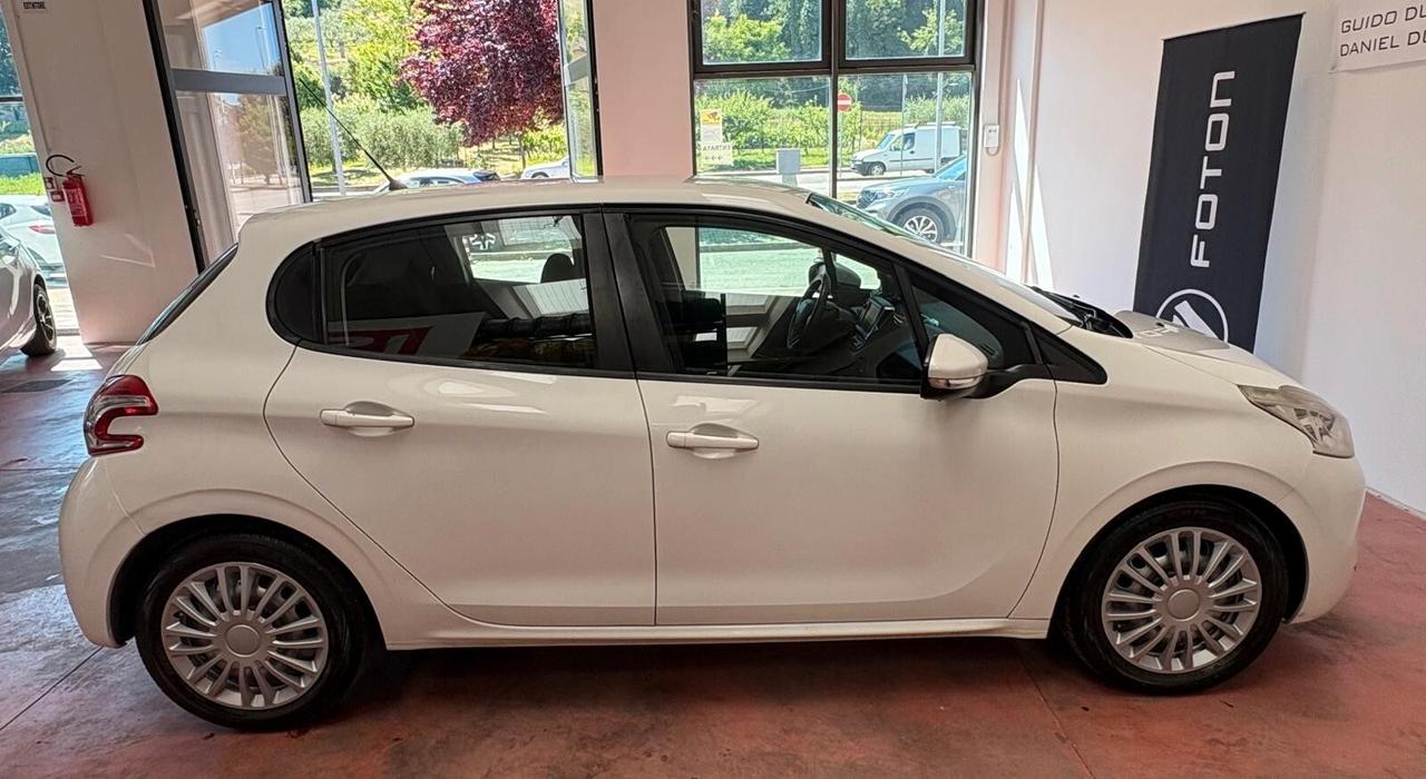 Peugeot 208 Diesel 1.4 HDi CV 68 KW 50 Per NEOPATENTATI Km 191.970 garanzia 12 mesi