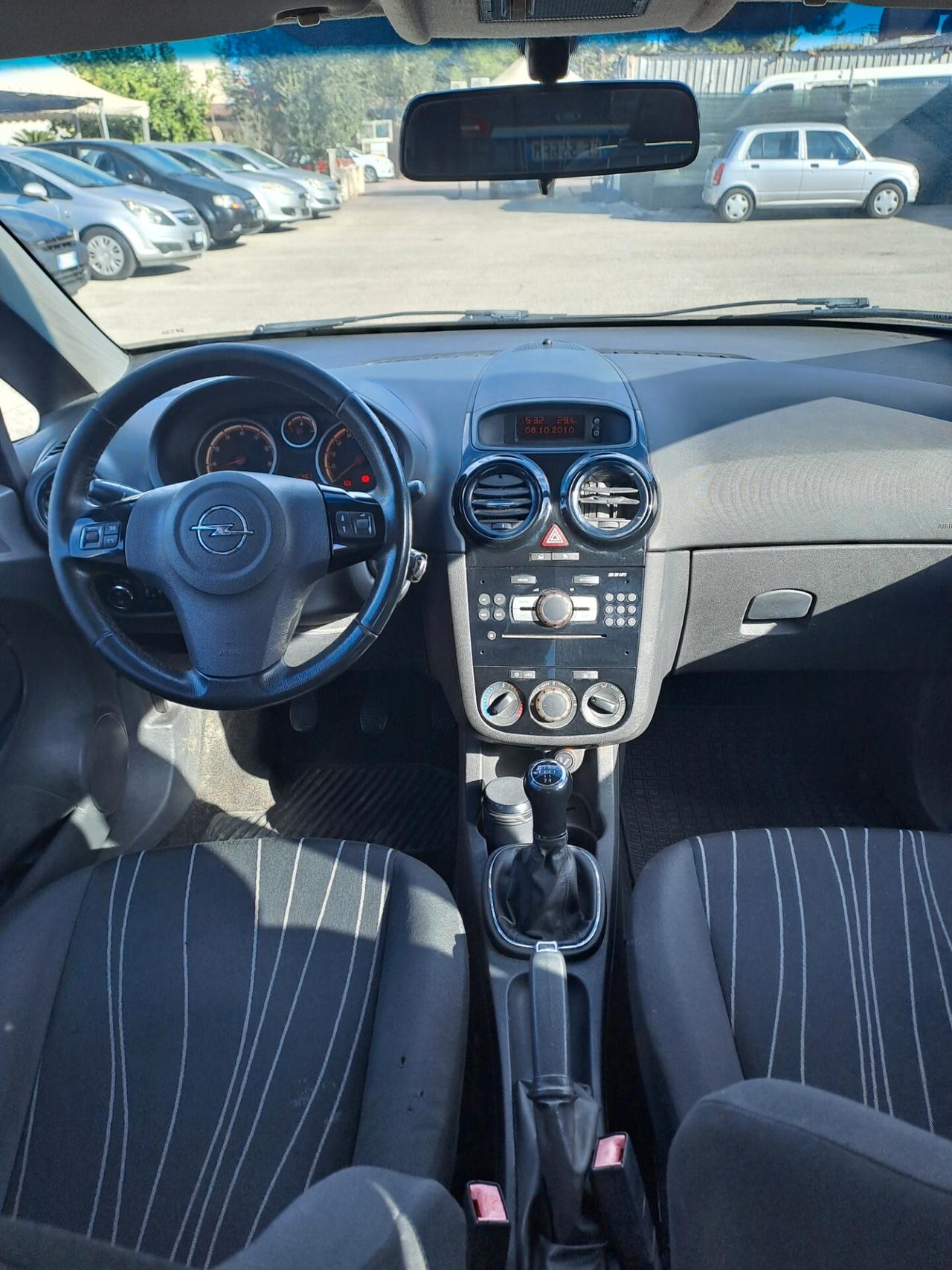 Opel Corsa 1.2 5 porte Cosmo