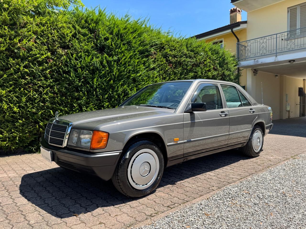 Mercedes-benz 190 2.0 E