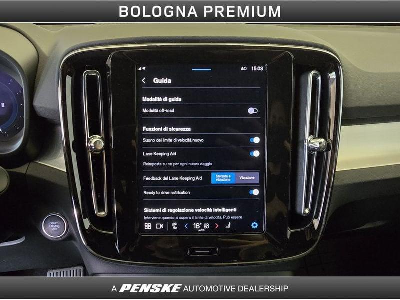 Volvo XC40 B3 automatico Plus Dark