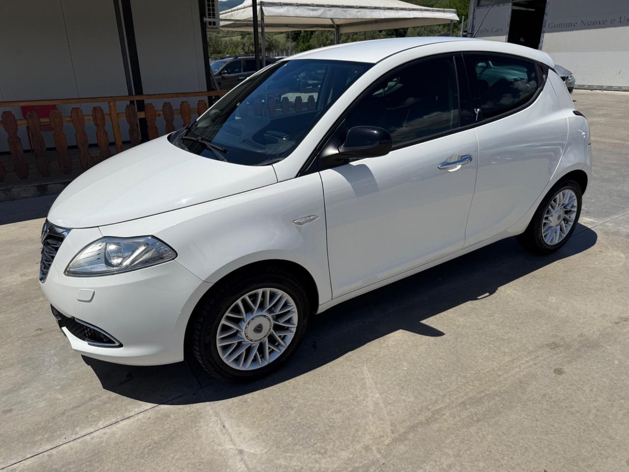 Lancia Ypsilon 0.9 TwinAir 85 CV Cambio Automatico