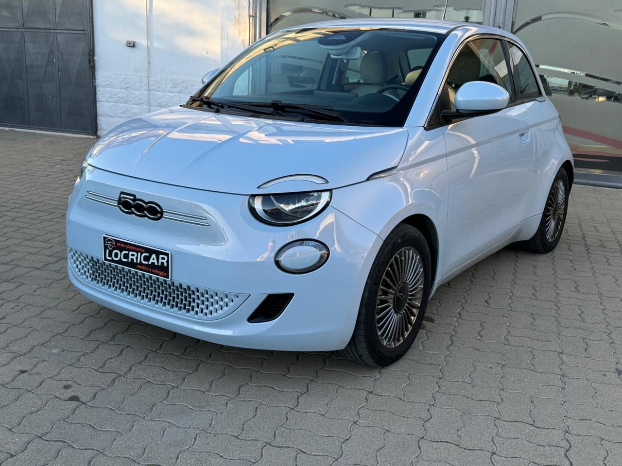 Fiat 500 La Prima Berlina 42 kWh nav