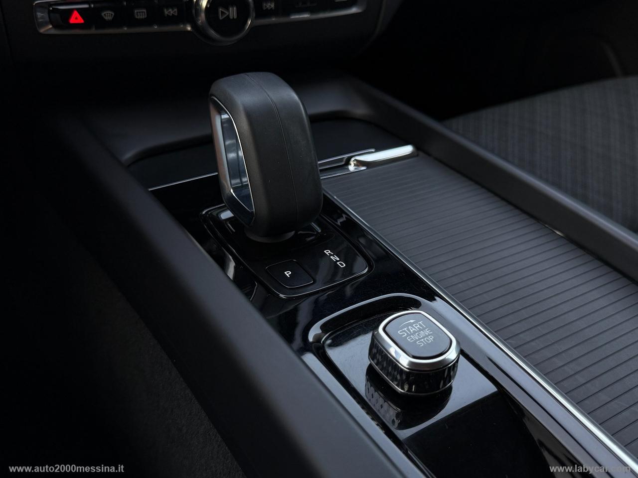 VOLVO XC60 B4 (d) AWD Geartronic Momentum Pro