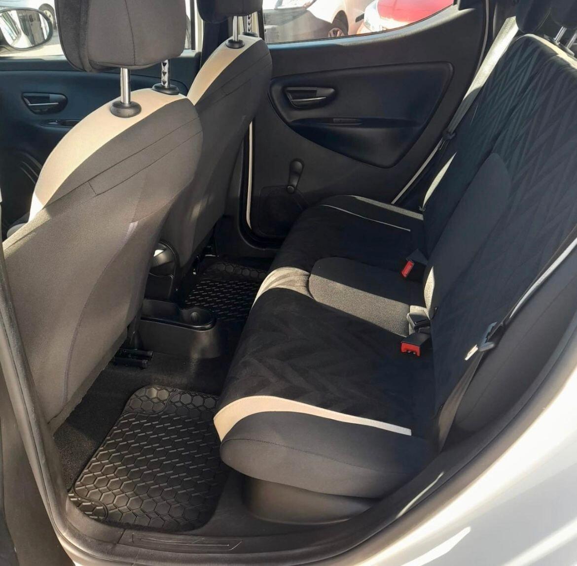 Lancia Ypsilon 1.2 69 CV 5 porte Gold
