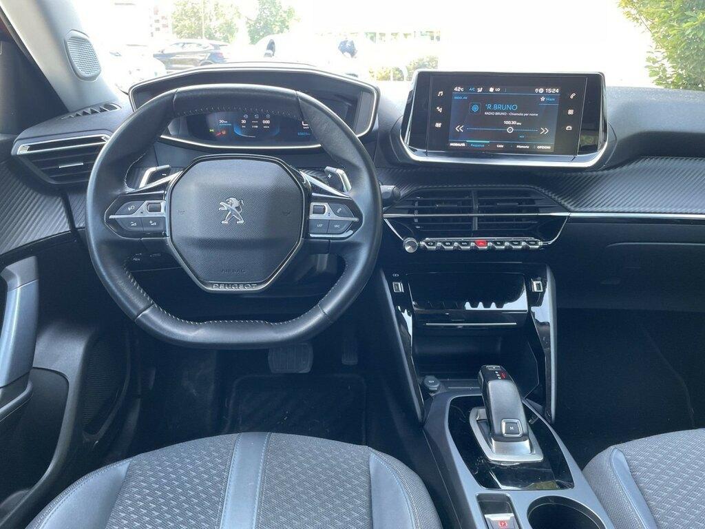 Peugeot 2008 1.2 PureTech Allure Navi Pack EAT