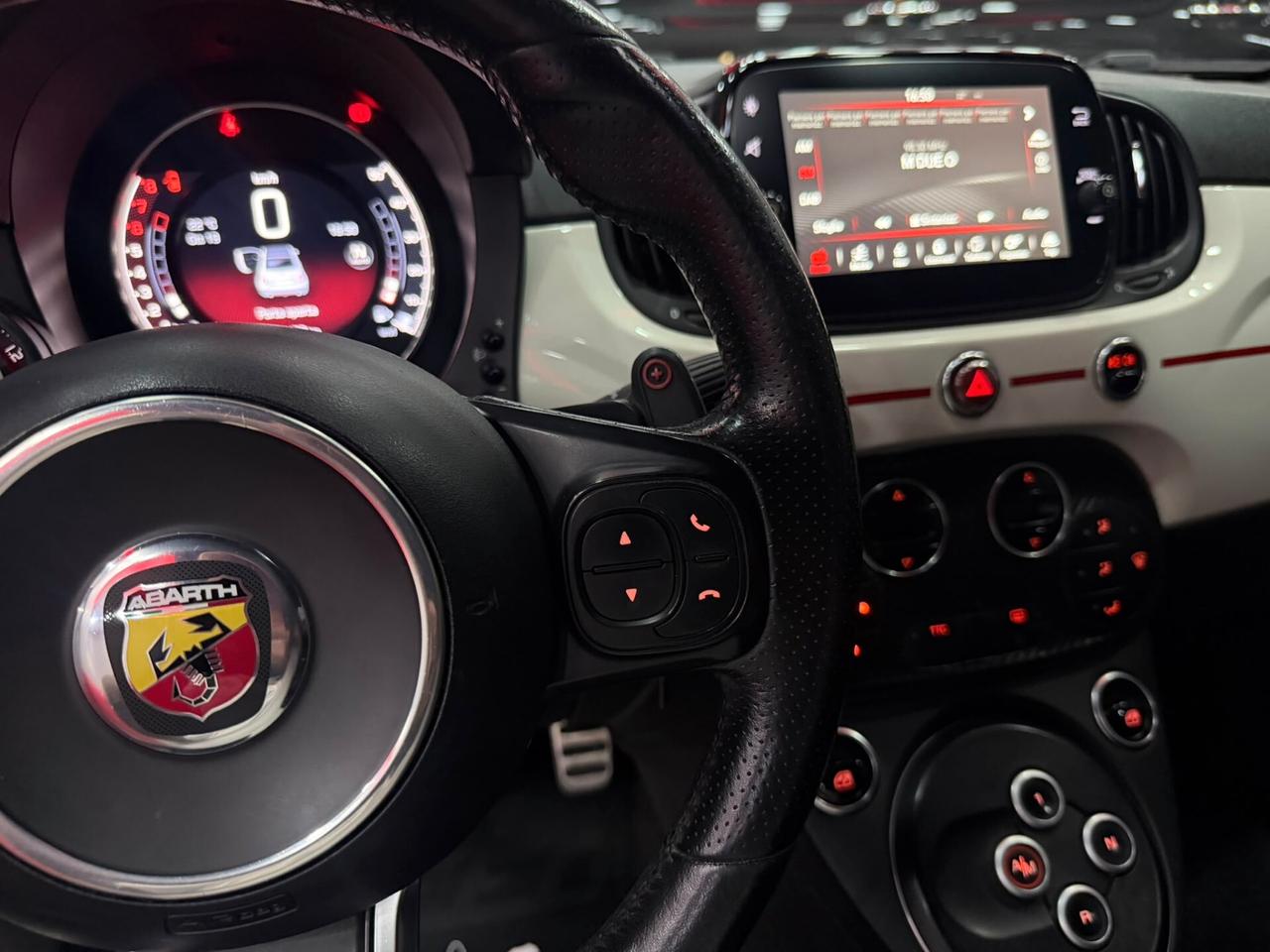 Abarth 595 C 1.4 Turbo T-Jet 160 CV Pista