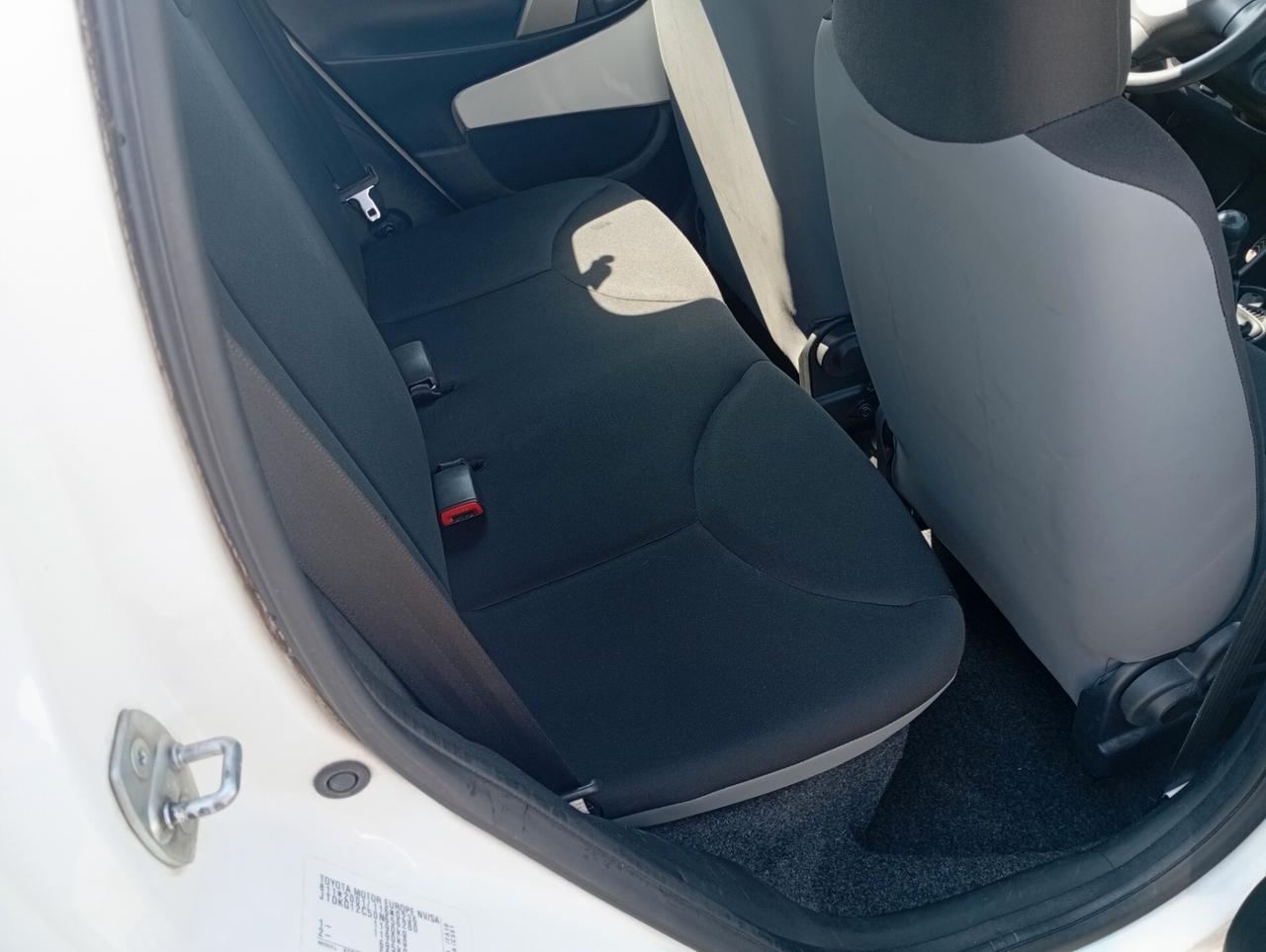 Toyota Yaris 1.0 5 porte NEOPATENTATI OK