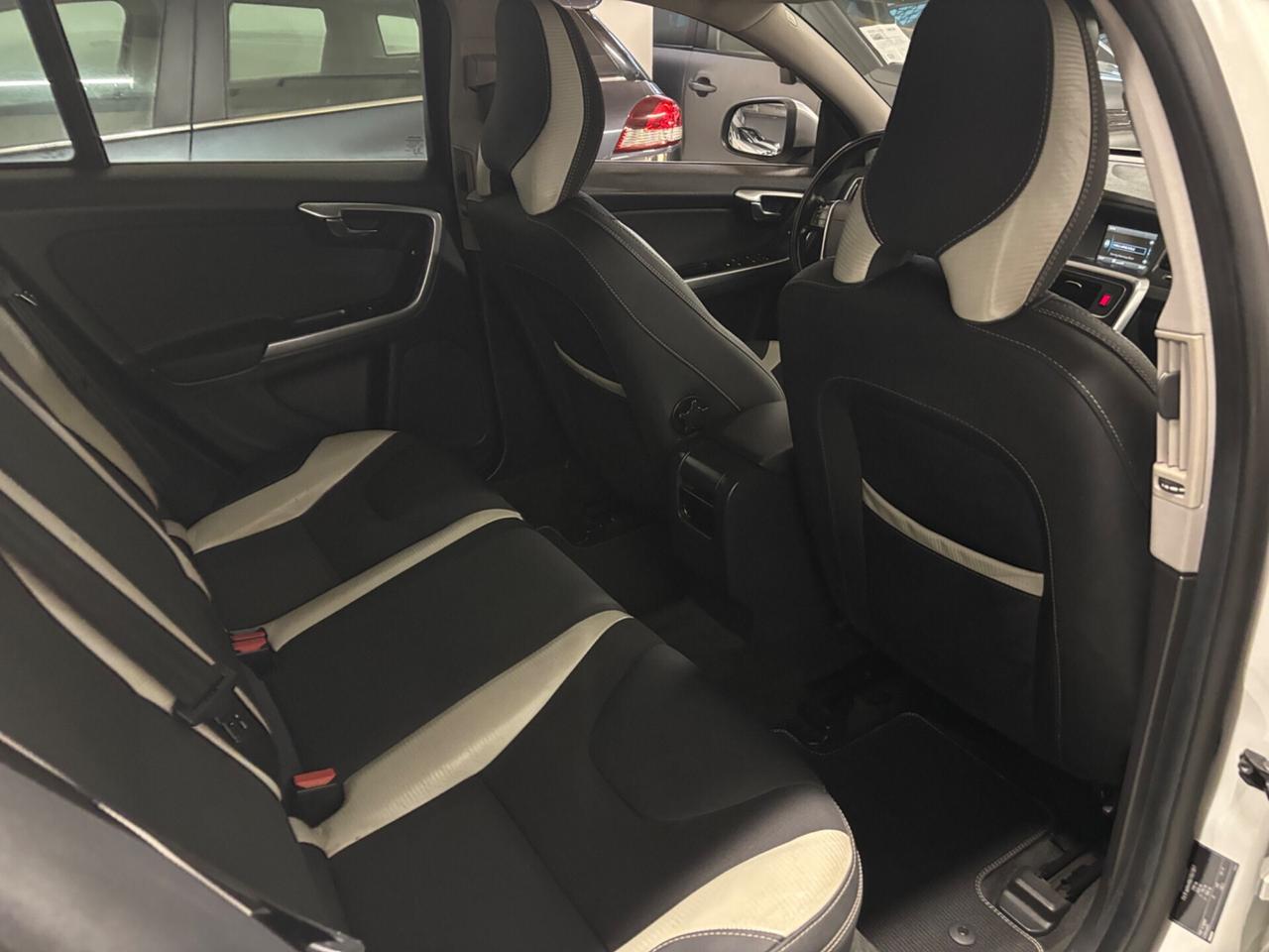 Volvo V60 D2 1.6 AUTOMATIC Summum GANCIO TRAINO