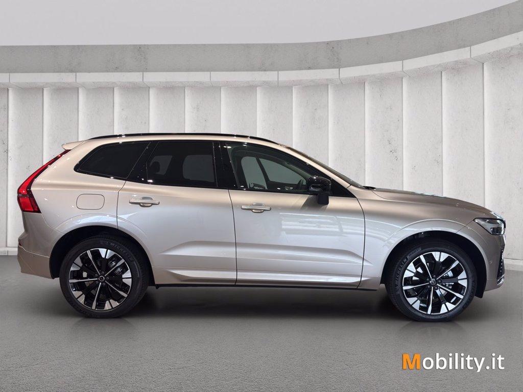 VOLVO XC60 2.0 b5 mhev Ultra Dark awd auto del 2025