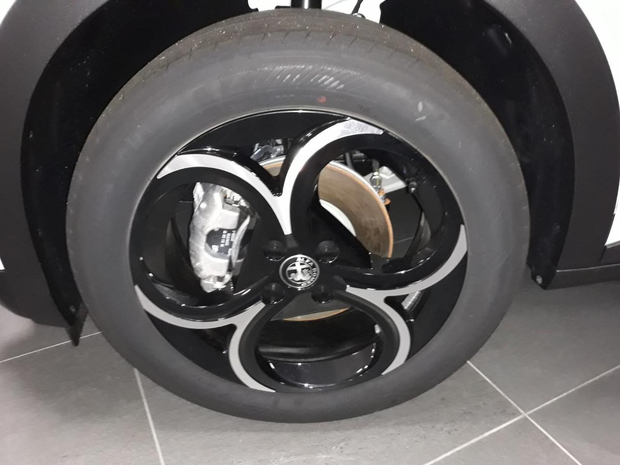 Alfa Romeo Junior 1.2 145 CV Hybrid eDCT6 Q4