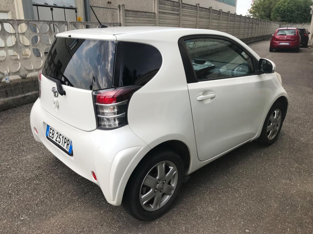 Toyota iQ 1.0 Sol