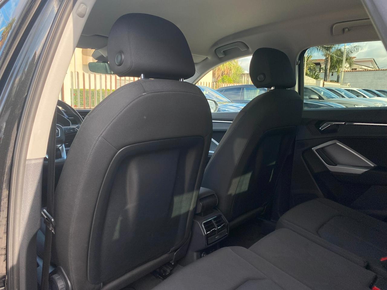 Audi Q3 Business 2.0 TDI 150CV s-tronic 35