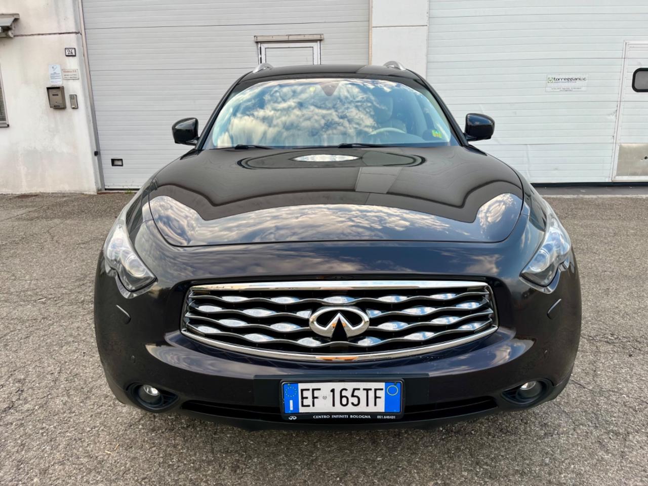 Infiniti FX FX30d S Premium 3.0d 2011 142.000km perfetta