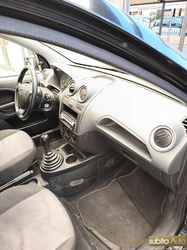 FORD Fiesta 1.2 16V 3p. Titanium