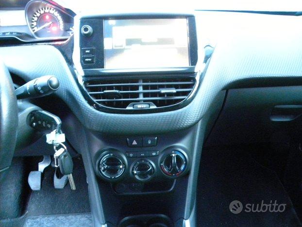 PEUGEOT 2008 1.6 BLUE Hdi NEO PATENTATI NAVI CLIMA CERCHI CRUISE CONTROL MULTIFUNZIONE