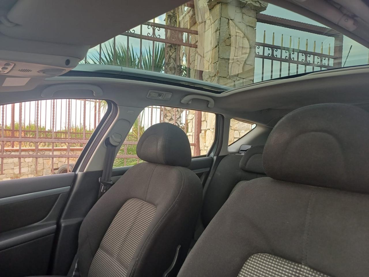 Peugeot 407 2.0 HDi Confort SW