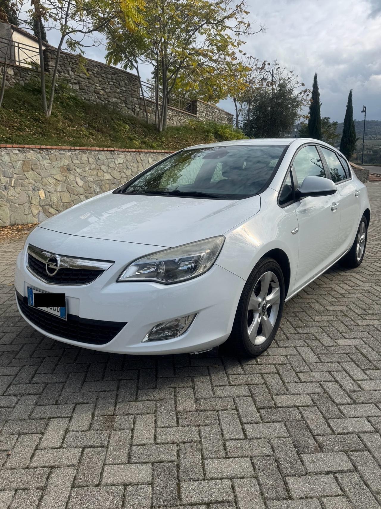 Opel Astra 1.7 CDTI 110CV *COSMO* 2011