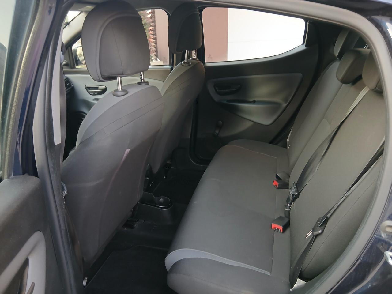Lancia Ypsilon 1.2 69 CV 5 porte Gold tua a € 169 mese